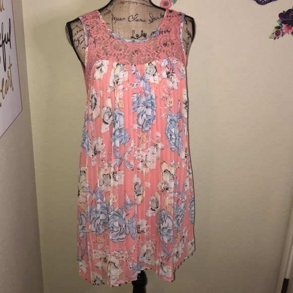 She & Sky Sleeveless Floral Pleated Style with Lace Coral Lavender Dress…